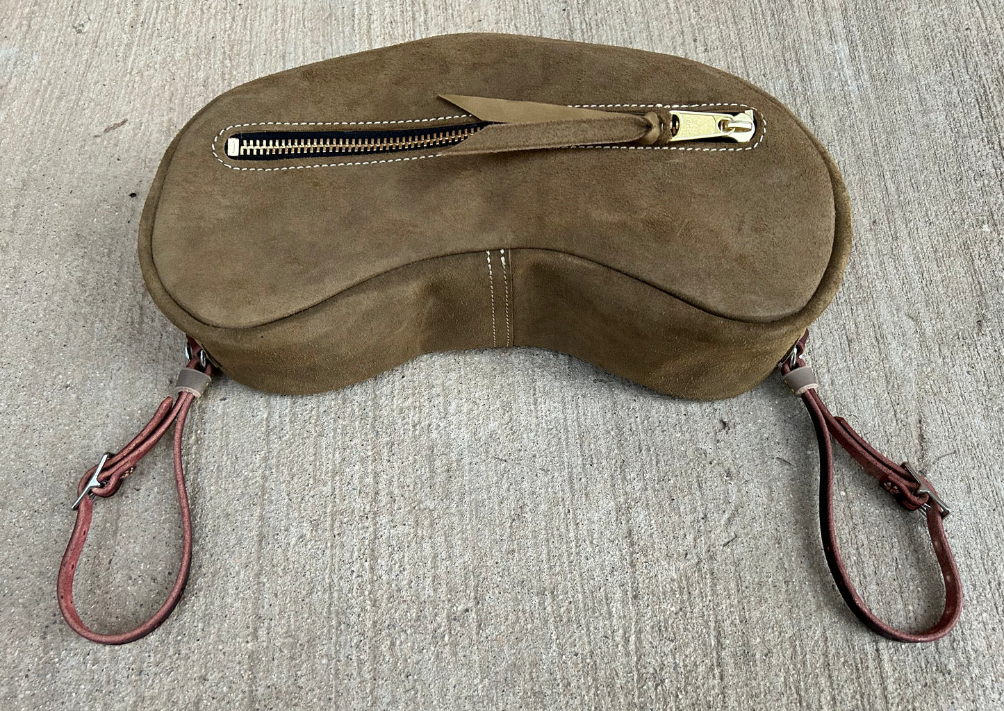 Medium Cowhide Cantle Bag