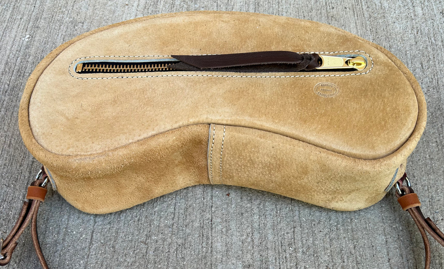 Medium Boarhide Cantle Bag